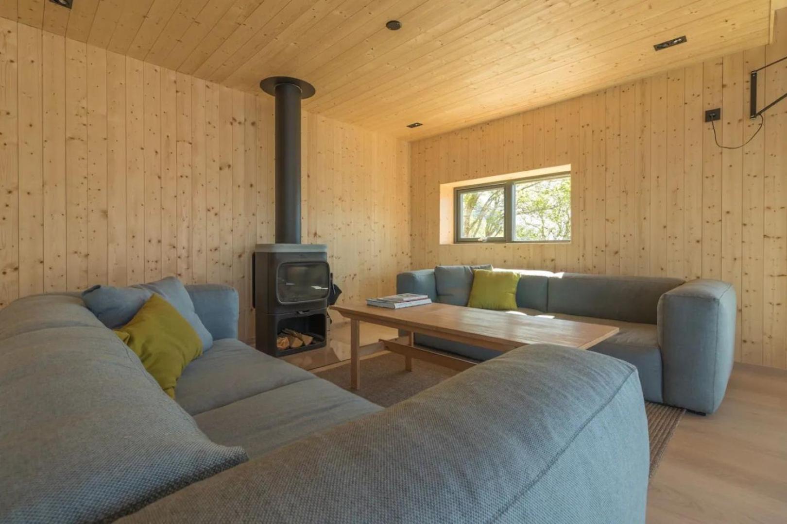 Minkfarmen, Spacious Seaside Cabin With Scenic View Ramberg Eksteriør bilde
